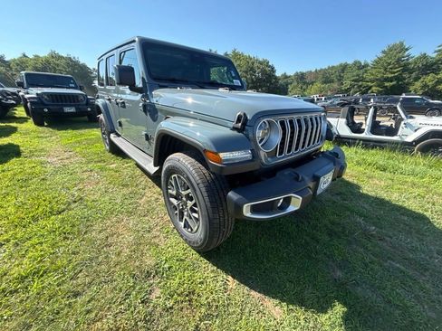 New 2026 Jeep Wrangler Unlimited Sahara AWD/4WD image 7