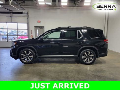 Used 2023 Honda Pilot Touring image 8
