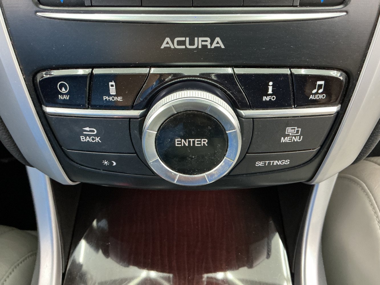 Used 2016 Acura TLX w/ Technology Package FWD image 37