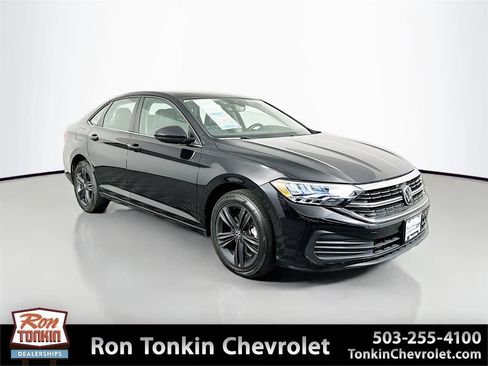 Used 2024 Volkswagen Jetta SE FWD image 1