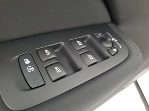 Used 2026 Volvo XC60 B5 Plus w/ Protection Package Premier AWD/4WD image 20