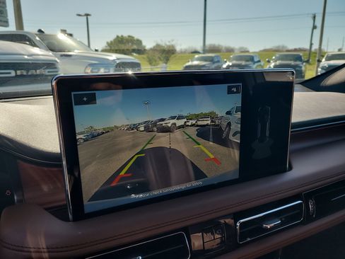 Used 2022 Lincoln Nautilus Reserve w/ Luxury Package image 22