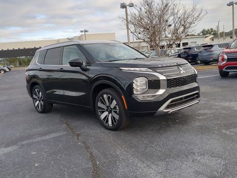 New 2025 Mitsubishi Outlander Platinum Edition image 8