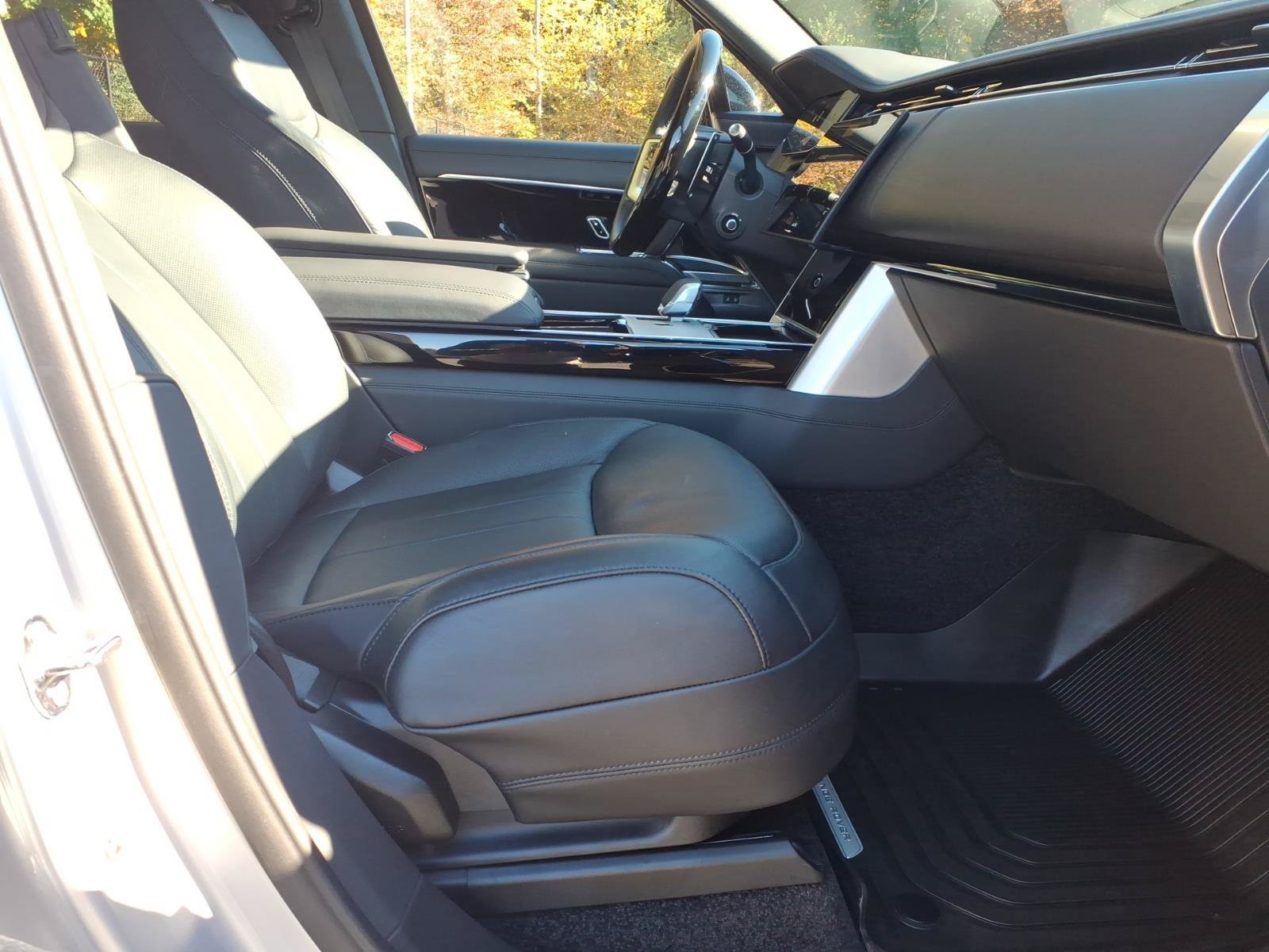 Certified 2025 Land Rover Range Rover SE AWD/4WD image 3