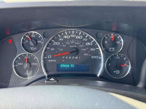 Used 2021 GMC Savana 2500 image 9