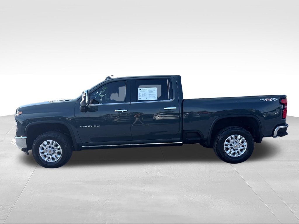 Used 2025 Chevrolet Silverado 2500 LTZ w/ LTZ Convenience Package AWD/4WD image 2