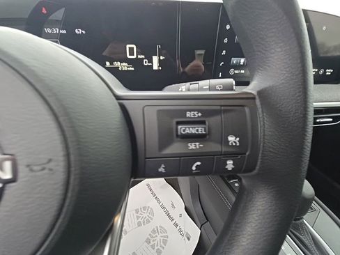 Used 2025 Nissan Kicks SV image 18