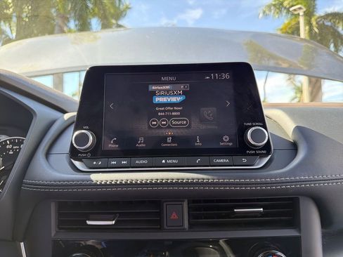 Used 2023 Nissan Rogue SV image 32