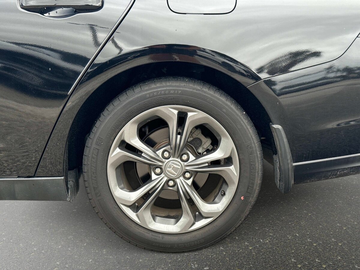 Used 2023 Honda Accord EX image 9