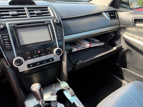 Used 2012 Toyota Camry SE FWD image 14