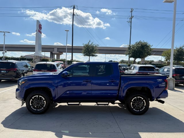 Used 2025 Toyota Tacoma TRD Sport AWD/4WD image 8