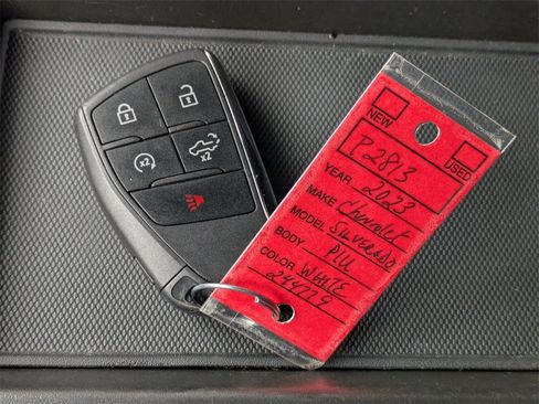 Used 2023 Chevrolet Silverado 1500 Custom image 30