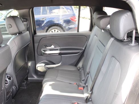 Used 2024 Mercedes-Benz GLB 250 image 18