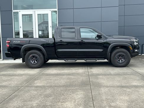 Used 2025 Nissan Frontier PRO-4X w/ Pro Premium Package AWD/4WD image 2