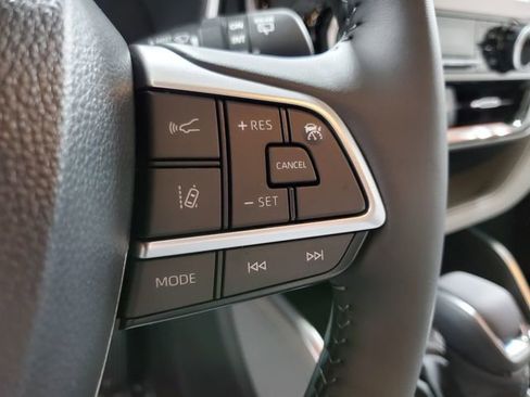 New 2026 Toyota Highlander Limited image 16