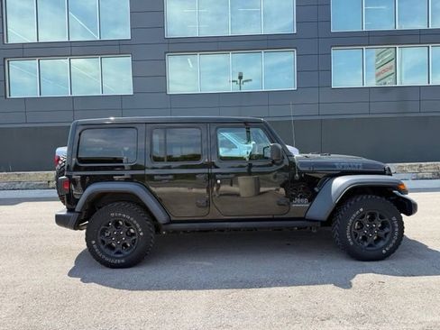 Used 2023 Jeep Wrangler Unlimited w/ Sun & Screen Package AWD/4WD image 8