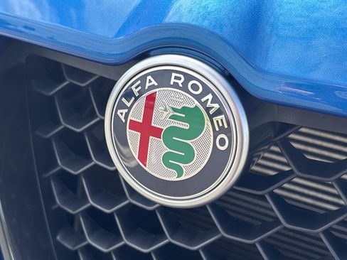 Certified 2023 Alfa Romeo Stelvio Veloce AWD/4WD image 18