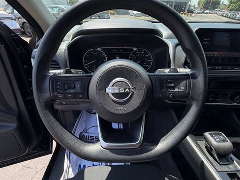Used 2024 Nissan Rogue S FWD image 18