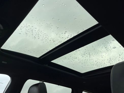 Used 2024 Chrysler Pacifica Touring-L w/ S Appearance Package image 34