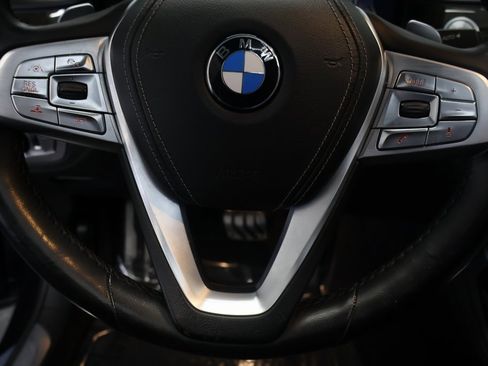 Used 2017 BMW 750i image 19