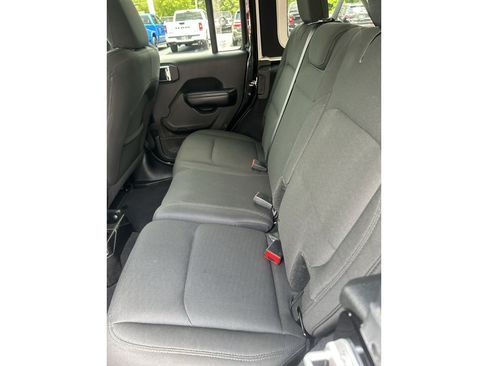 Used 2018 Jeep Wrangler Unlimited Sport S AWD/4WD image 5