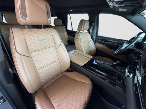 Used 2023 Cadillac Escalade Sport w/ Touring Package AWD/4WD image 23