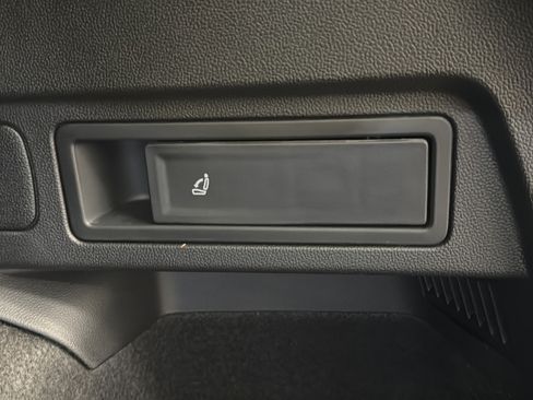 Used 2024 Volkswagen Tiguan SE R-Line AWD/4WD image 30