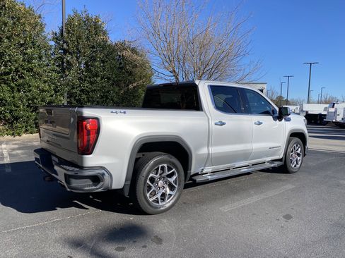Used 2022 GMC Sierra 1500 SLT w/ SLT Premium Package image 9