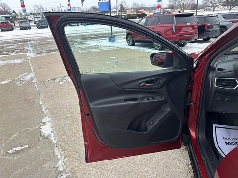 Used 2022 Chevrolet Equinox LT image 13