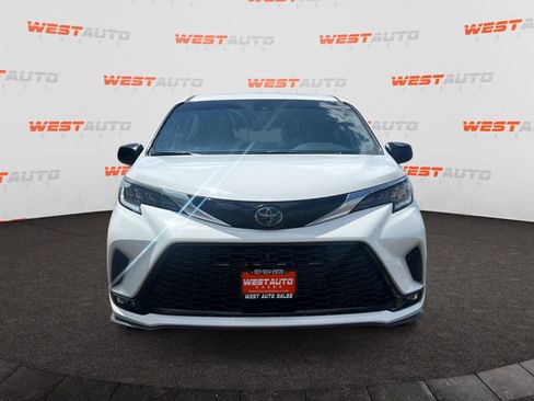 Used 2022 Toyota Sienna XSE w/ XSE Plus Package FWD image 8