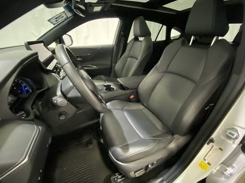 Certified 2024 Toyota Venza Nightshade image 8