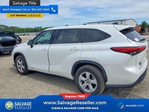 Used 2022 Toyota Highlander L FWD image 3