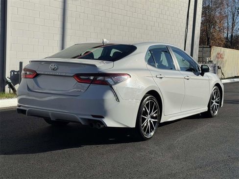 Used 2023 Toyota Camry SE image 21