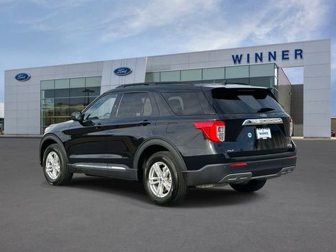 Used 2022 Ford Explorer XLT w/ Equipment Group 202A image 3