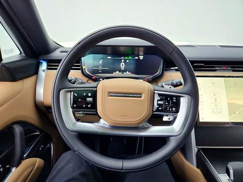 New 2026 Land Rover Range Rover Long Wheelbase SE image 21