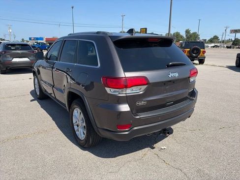 Used 2021 Jeep Grand Cherokee Laredo RWD image 4