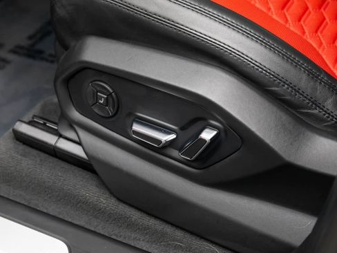 Used 2022 Lamborghini Urus image 28