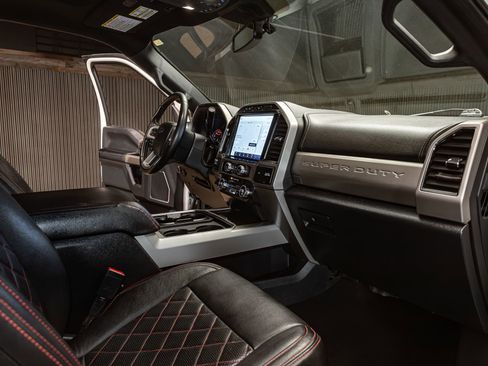 Used 2022 Ford F250 Lariat w/ Black Appearance Package AWD/4WD image 15