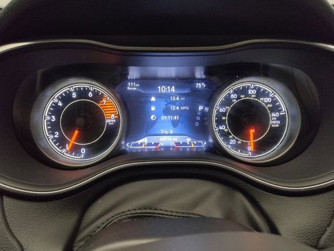 Used 2021 Jeep Cherokee Latitude Lux w/ Comfort/Convenience Group AWD/4WD image 23