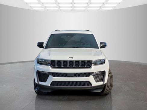 New 2026 Jeep Grand Cherokee Limited w/ Limited Altitude Package AWD/4WD image 2