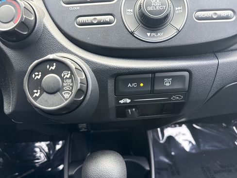 Used 2013 Honda Fit Sport image 22