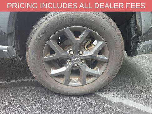 Used 2023 Toyota RAV4 XLE AWD/4WD image 9