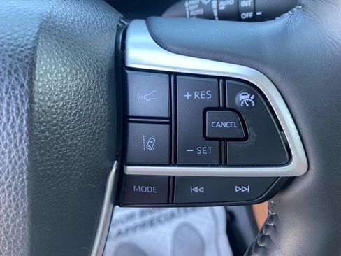 Used 2024 Toyota Highlander Platinum AWD/4WD image 17