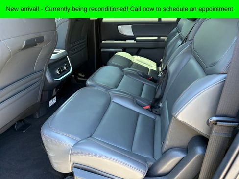 Used 2025 Ford Expedition Max Active AWD/4WD image 10