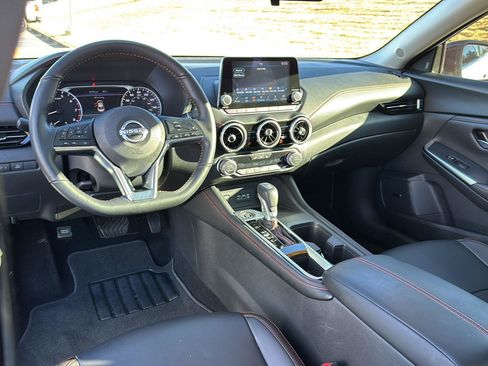 Used 2024 Nissan Sentra SR w/ SR Premium Package image 16