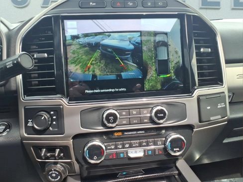 Used 2022 Ford F250 Platinum w/ FX4 Off-Road Package AWD/4WD image 21