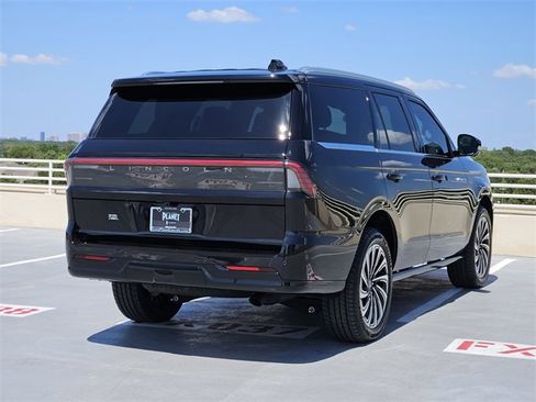 New 2025 Lincoln Navigator Black Label image 7