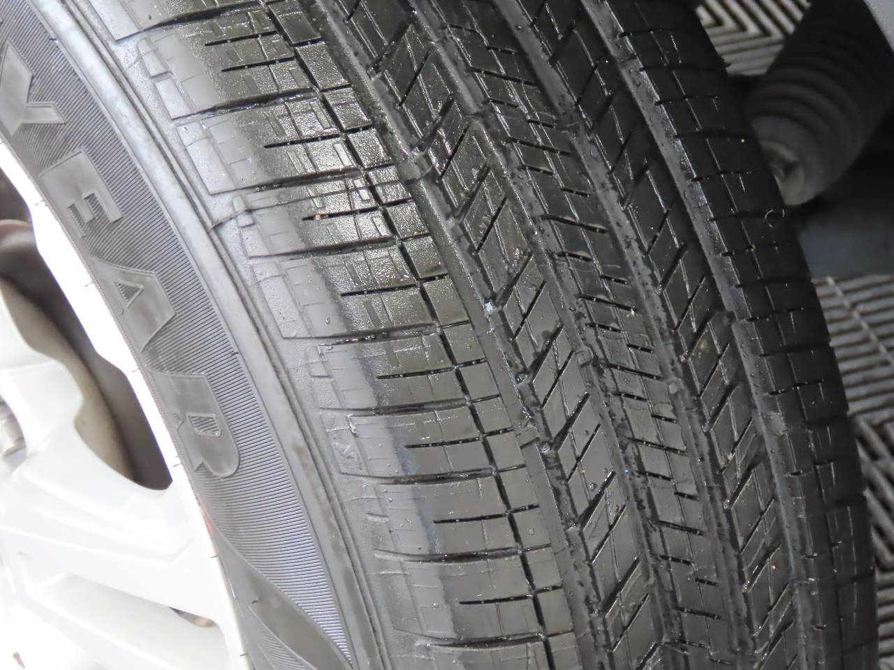 Used 2024 GMC Terrain SLE FWD image 8