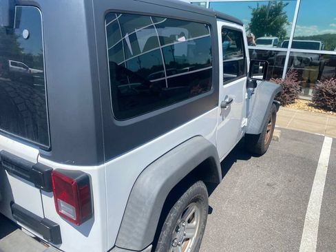 Used 2017 Jeep Wrangler Sport AWD/4WD image 4