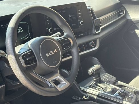Used 2024 Kia Sportage LX FWD image 16